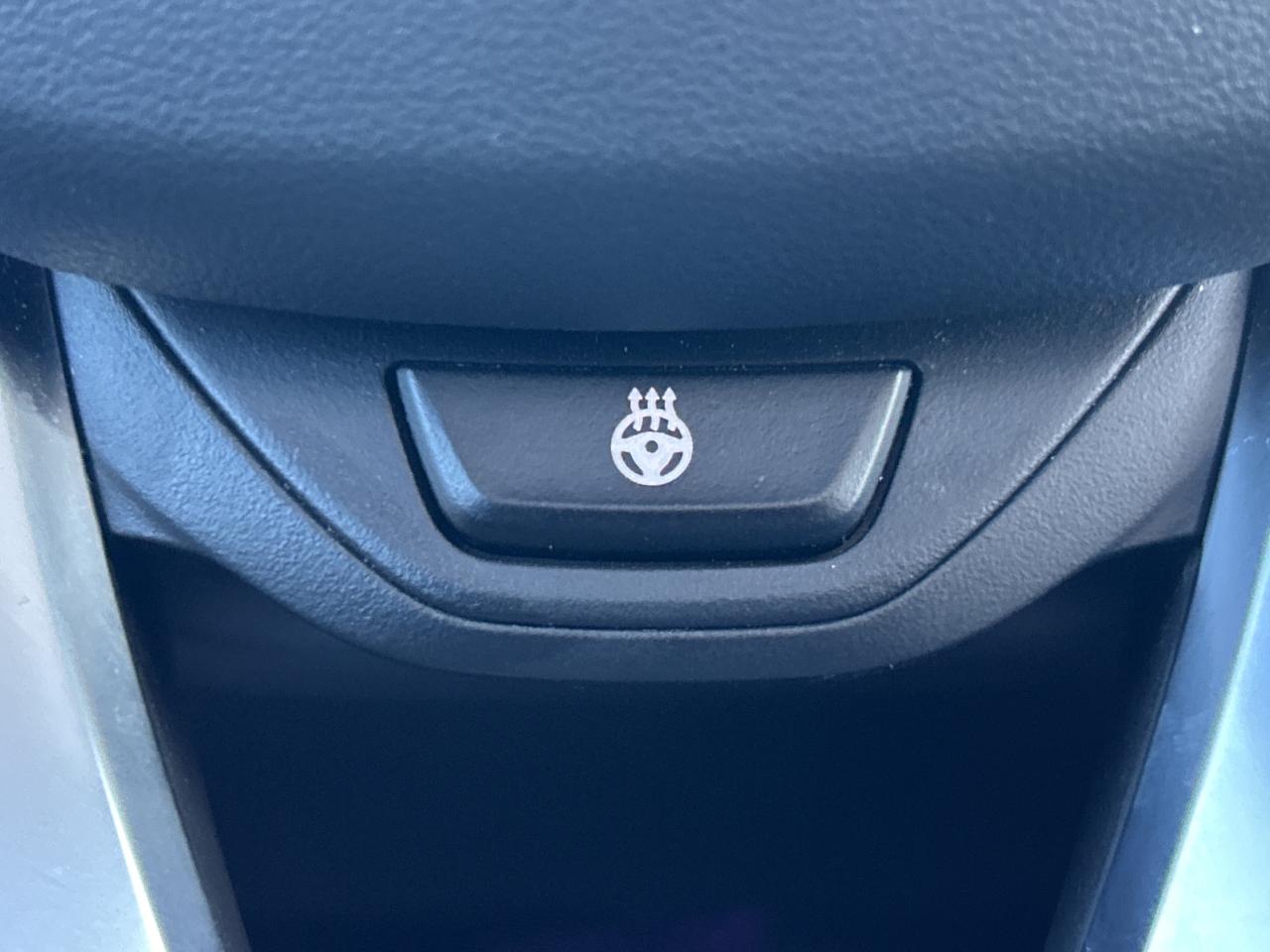 2025 BMW X4 HEADS UP DISPLAY, CARPLAY, PANOROOF,AMBIENT LIGHTS Photo