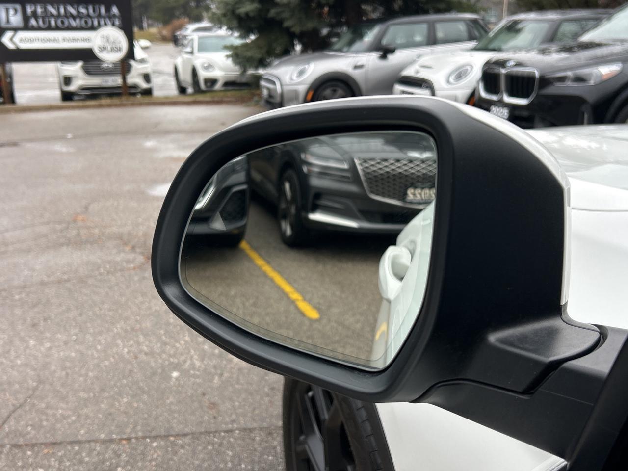 2025 BMW X4 HEADS UP DISPLAY, CARPLAY, PANOROOF,AMBIENT LIGHTS Photo