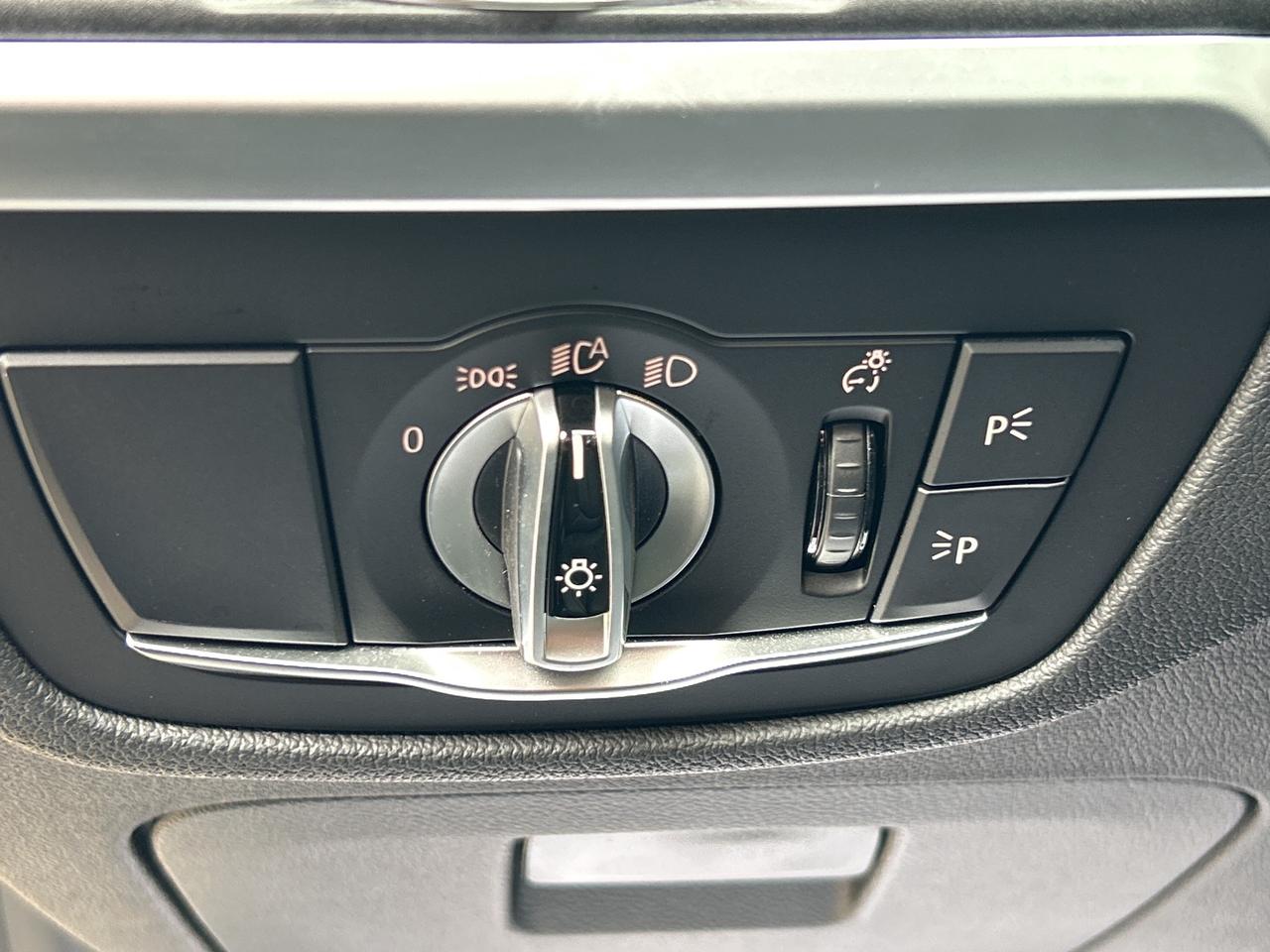 2025 BMW X4 HEADS UP DISPLAY, CARPLAY, PANOROOF,AMBIENT LIGHTS Photo