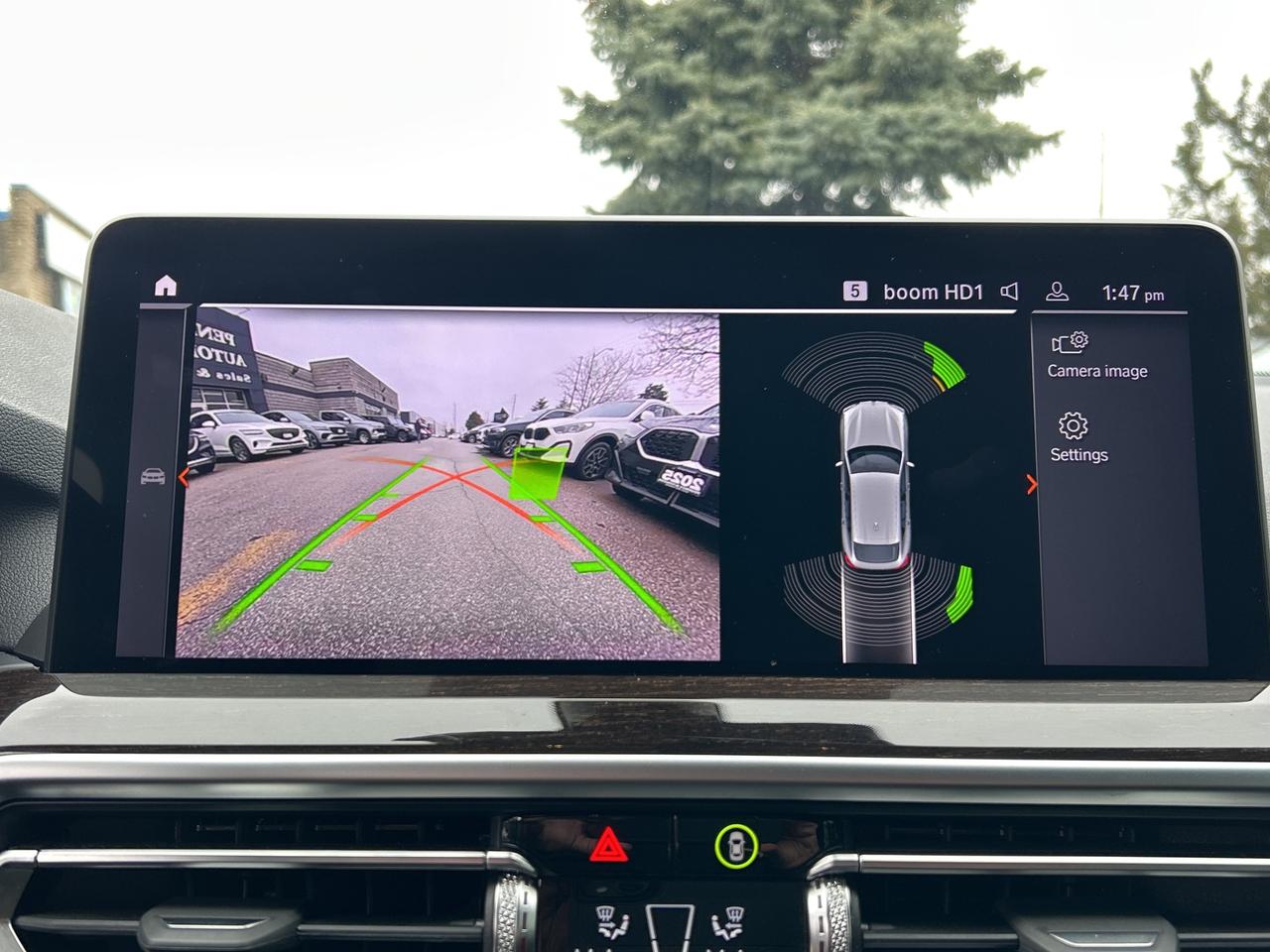 2025 BMW X4 HEADS UP DISPLAY, CARPLAY, PANOROOF,AMBIENT LIGHTS Photo