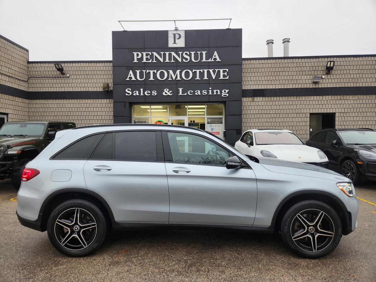 2022 Mercedes-Benz GLC GLC 300 4MATIC,PREMIUM PKG, NIGHT PKG,HEATED WHEEL Photo