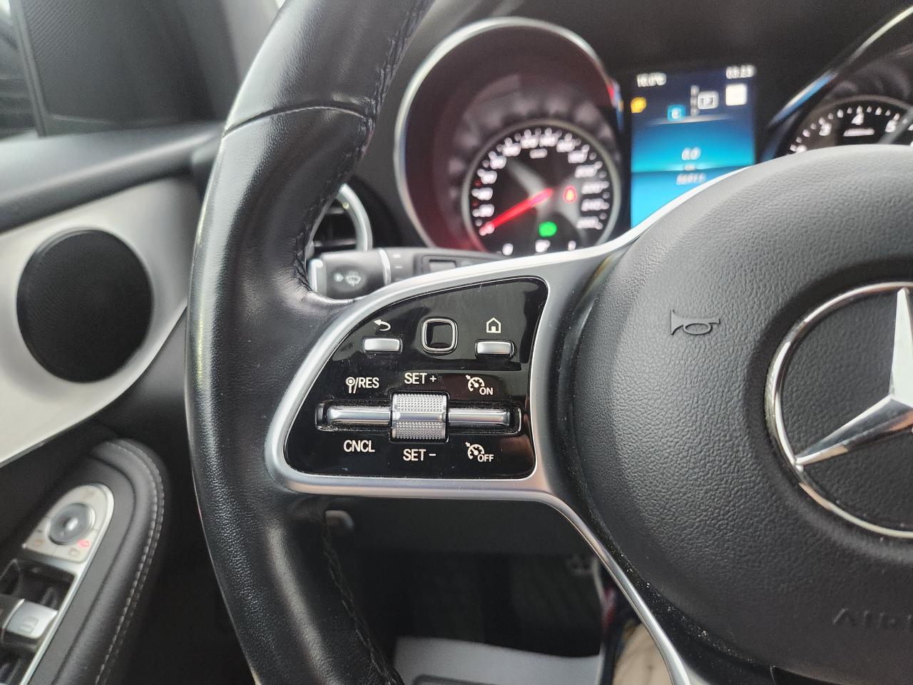 2022 Mercedes-Benz GLC GLC 300 4MATIC,PREMIUM PKG, NIGHT PKG,HEATED WHEEL Photo