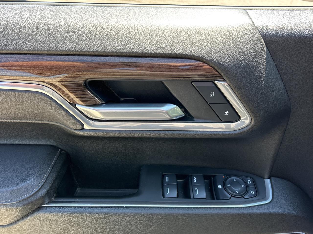 2025 Chevrolet Silverado 1500 5.3LV8, RUNNING BOARDS, SPRAY IN BEDLINER! CARPLAY Photo