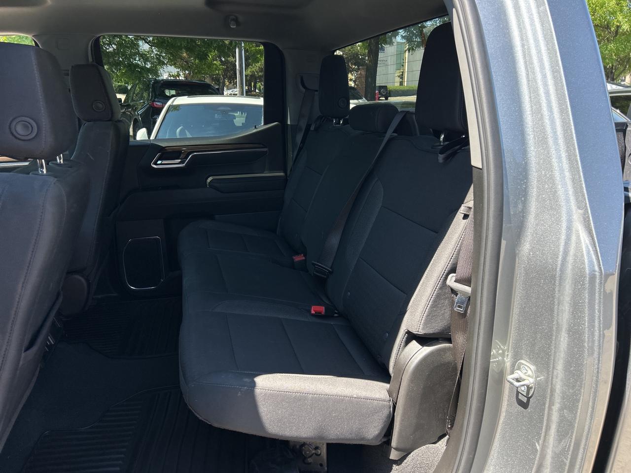 2025 Chevrolet Silverado 1500 5.3LV8, RUNNING BOARDS, SPRAY IN BEDLINER! CARPLAY Photo