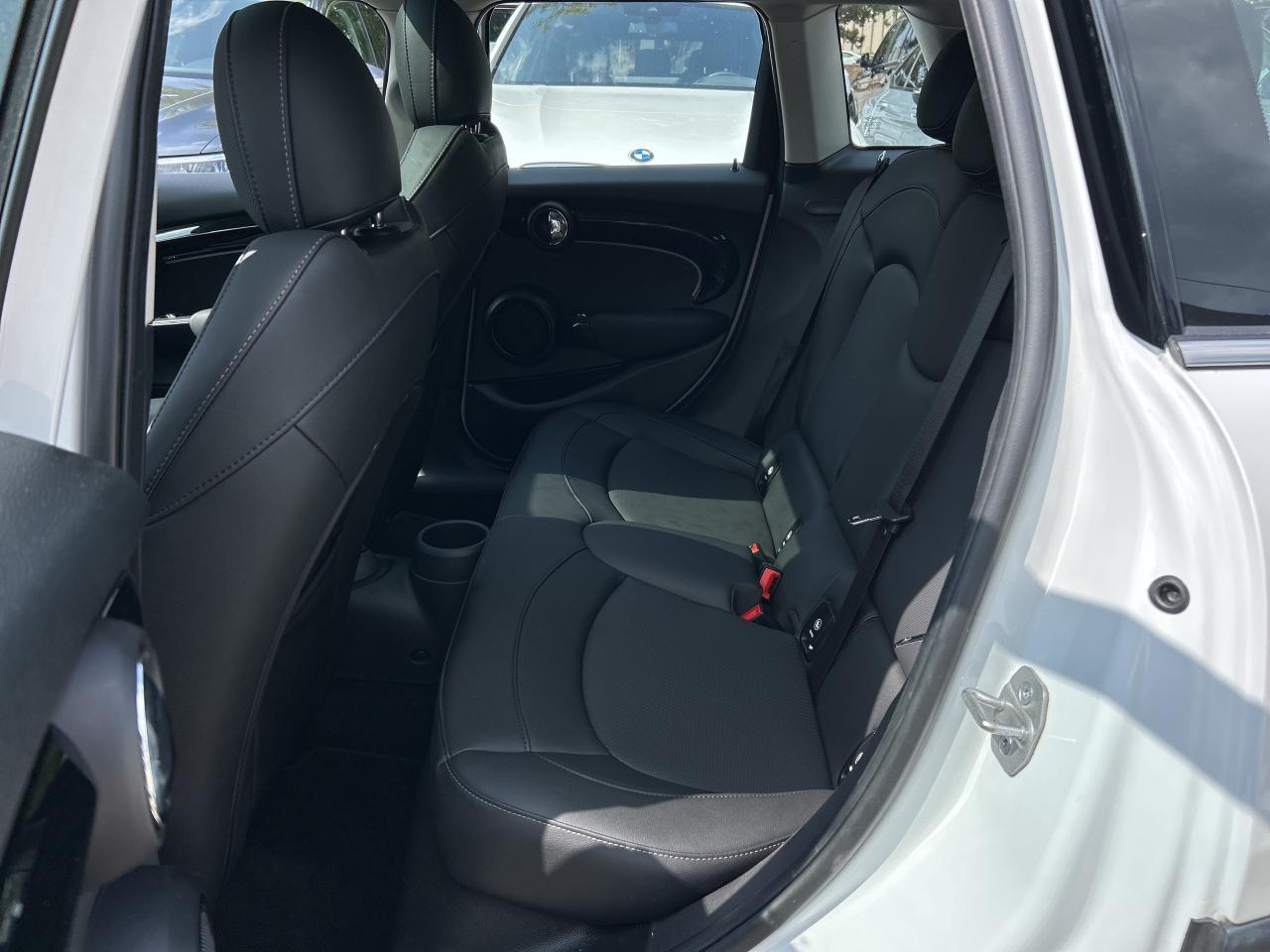 2024 MINI 5 Door S, PREMIER LINE 2.0, NAVI, PANOROOF, CARPLAY Photo