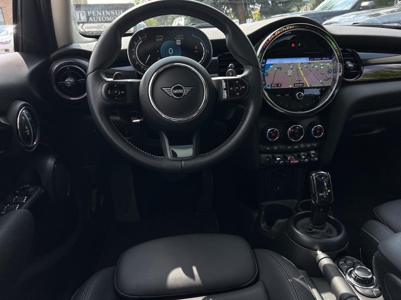 2024 MINI 5 Door S, PREMIER LINE 2.0, NAVI, PANOROOF, CARPLAY Photo