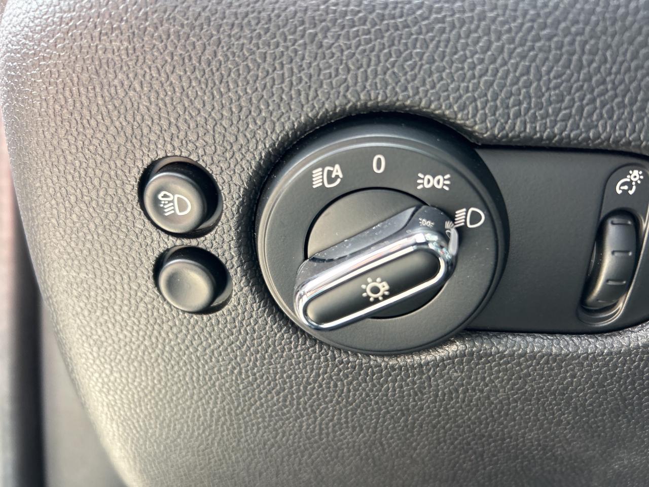 2024 MINI 5 Door S, PREMIER LINE 2.0, NAVI, PANOROOF, CARPLAY Photo