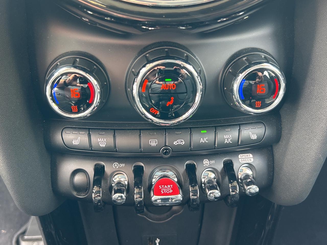 2024 MINI 5 Door S, PREMIER LINE 2.0, NAVI, PANOROOF, CARPLAY Photo