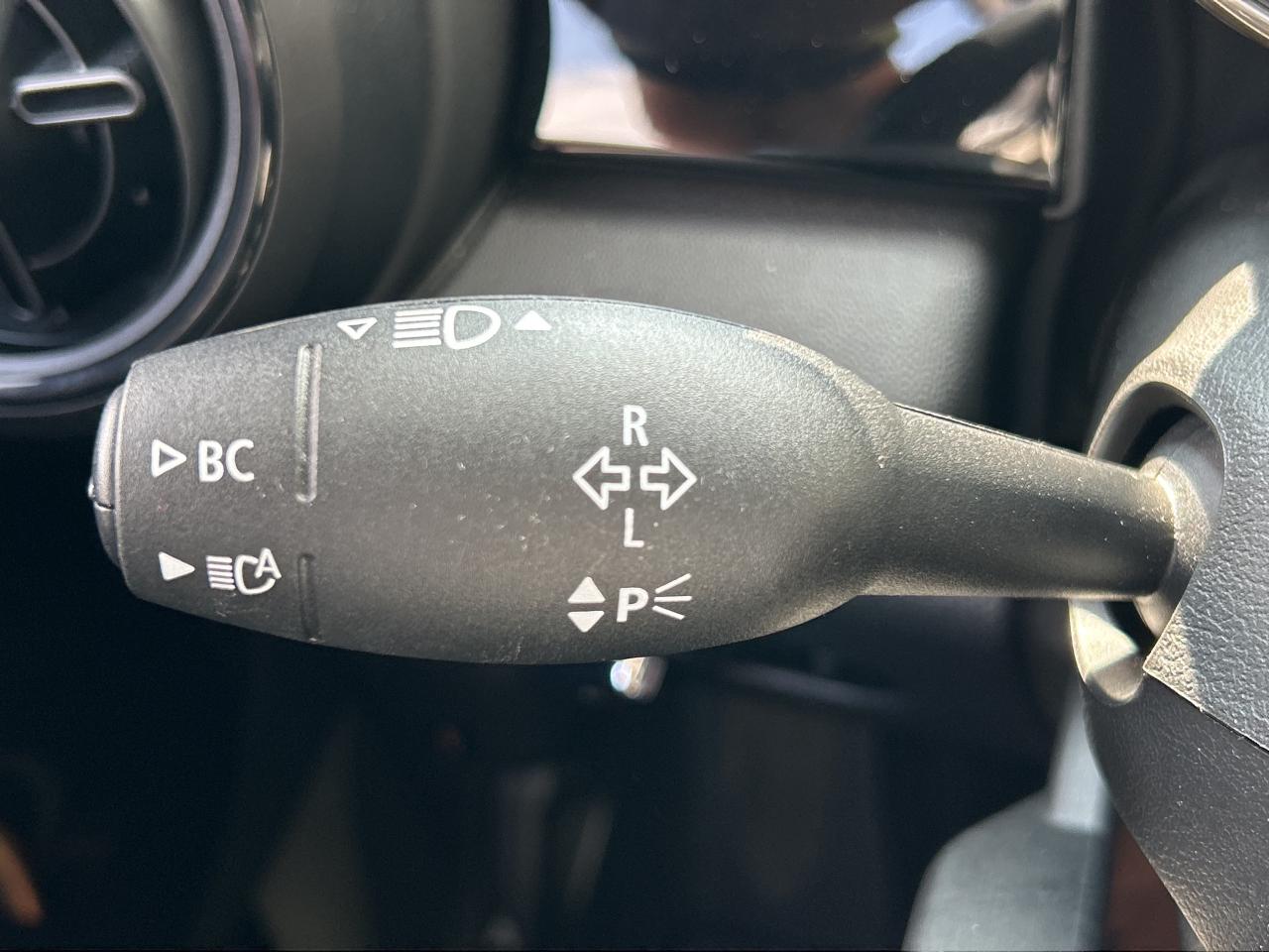 2024 MINI 5 Door S, PREMIER LINE 2.0, NAVI, PANOROOF, CARPLAY Photo