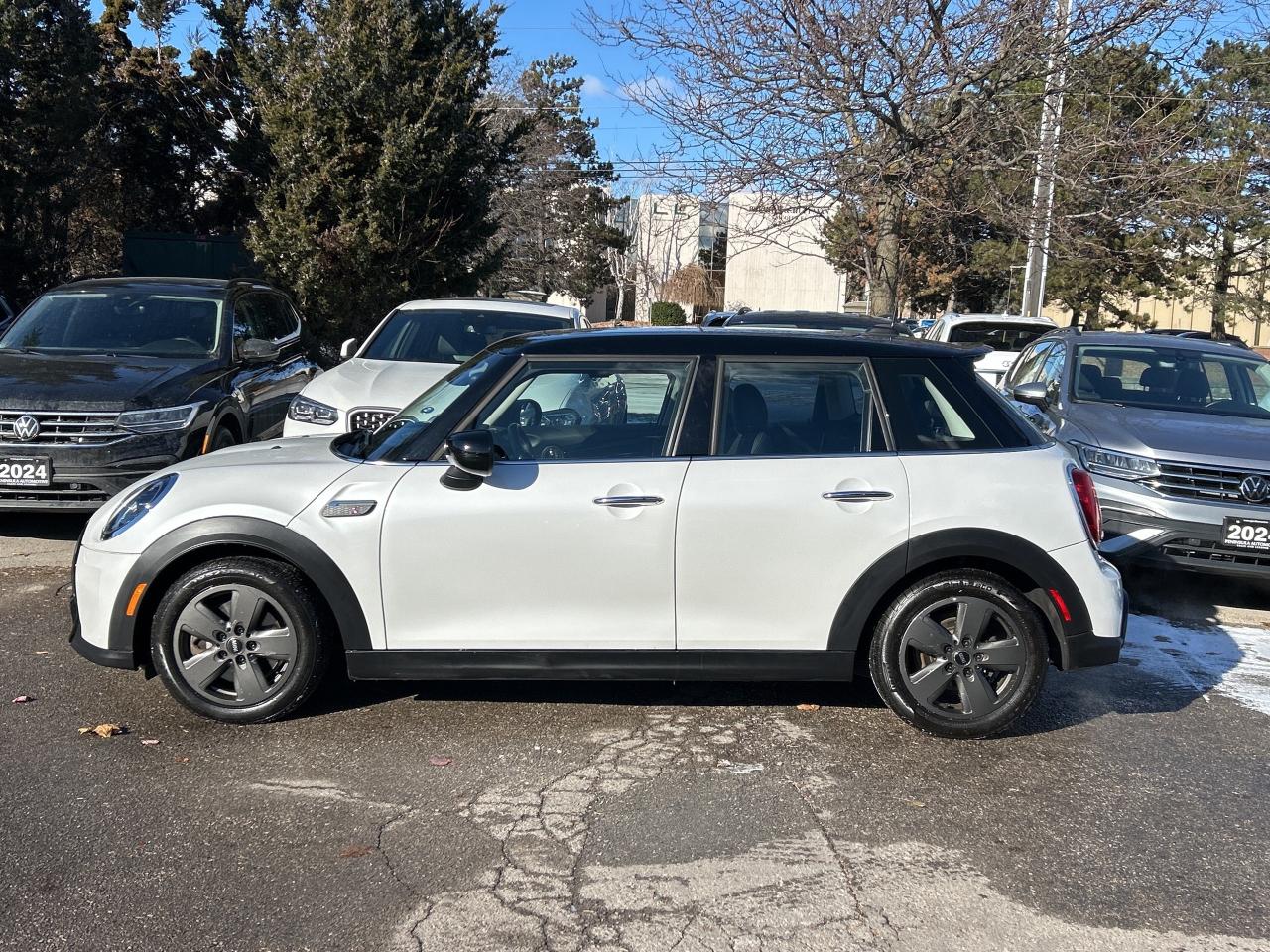 2024 MINI 5 Door S, PREMIER LINE 2.0, NAVI, PANOROOF, CARPLAY Photo
