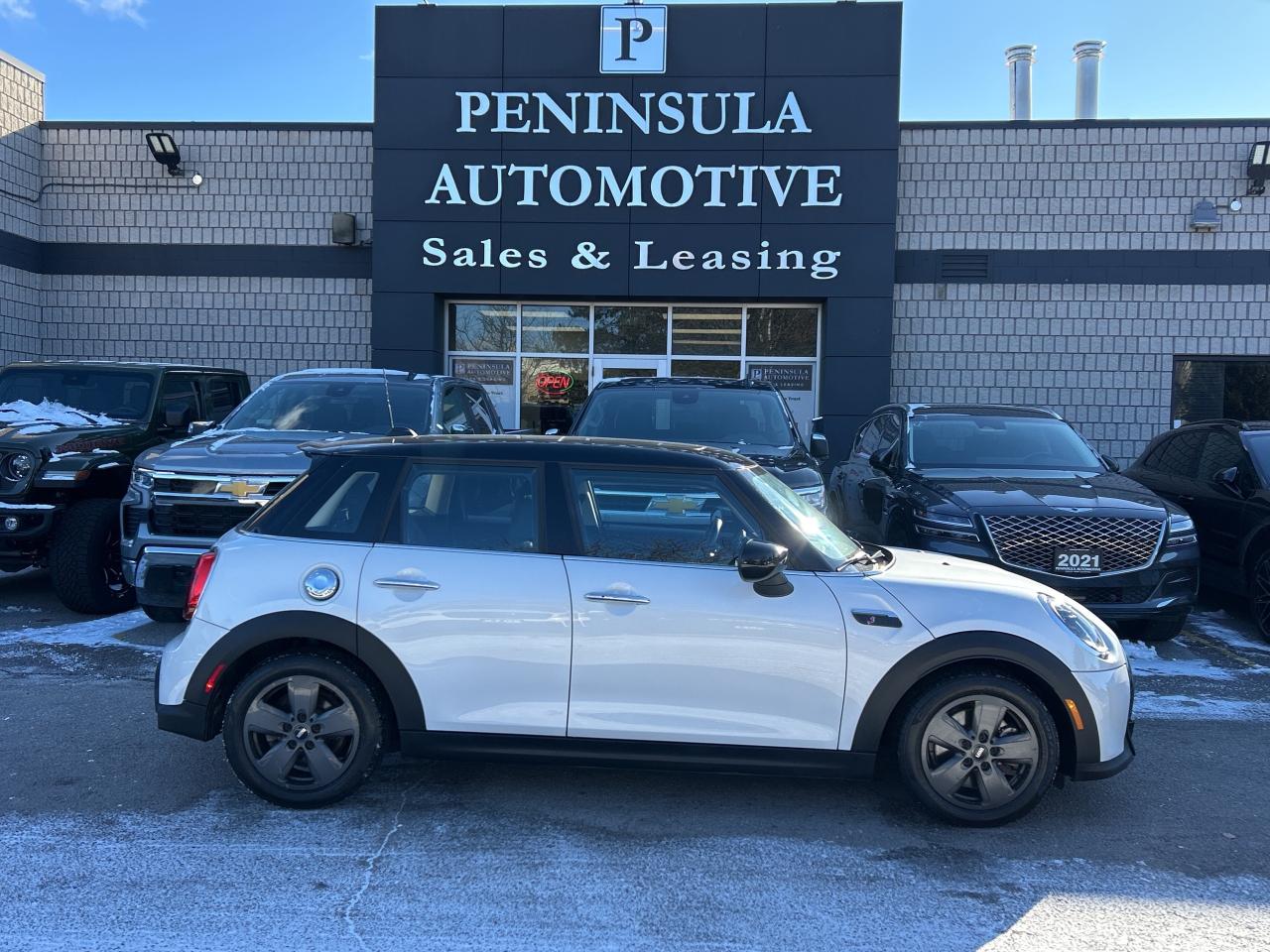 2024 MINI 5 Door S, PREMIER LINE 2.0, NAVI, PANOROOF, CARPLAY Photo