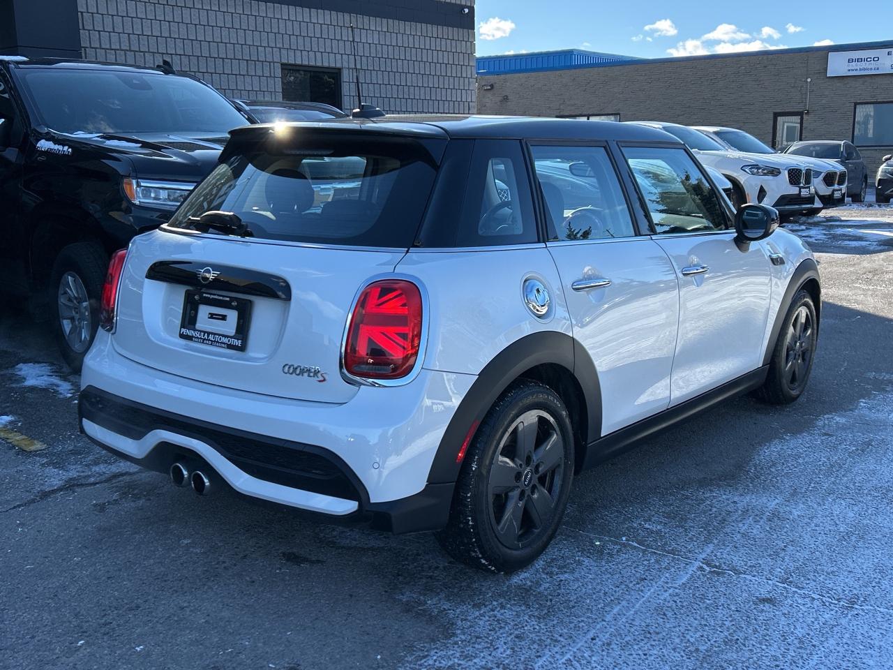 2024 MINI 5 Door S, PREMIER LINE 2.0, NAVI, PANOROOF, CARPLAY Photo