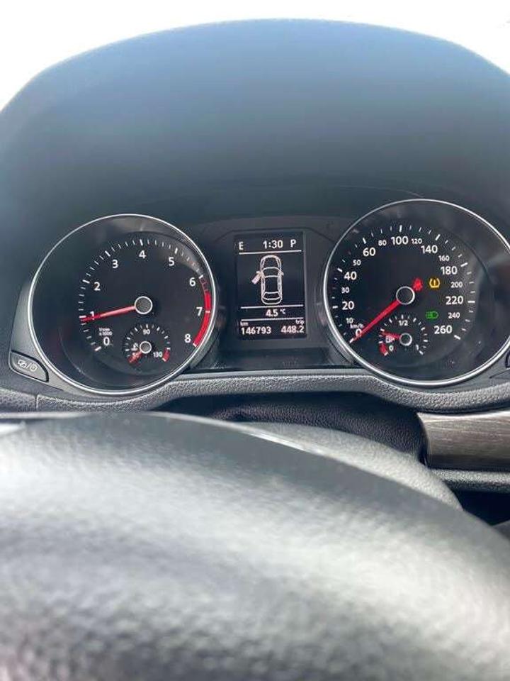 2016 Volkswagen Passat SE Photo
