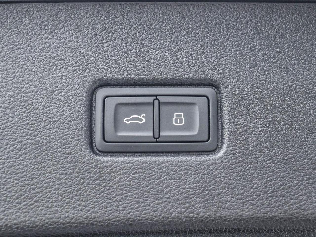 2022 Audi SQ5 Sportback 3.0T Technik quattro 8sp Tiptronic Photo