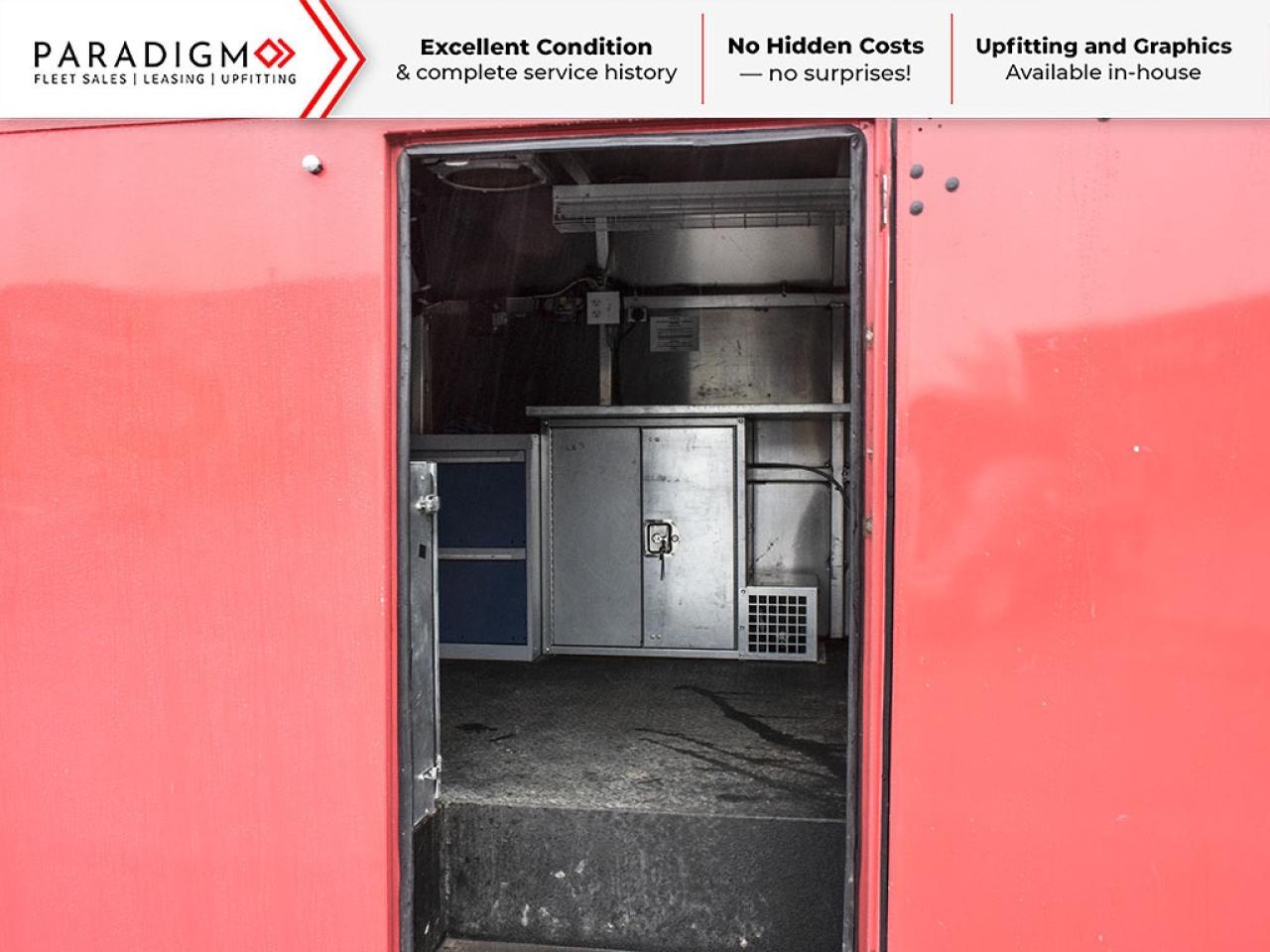 2015 Ford E-450 BUCKET TRUCK Photo