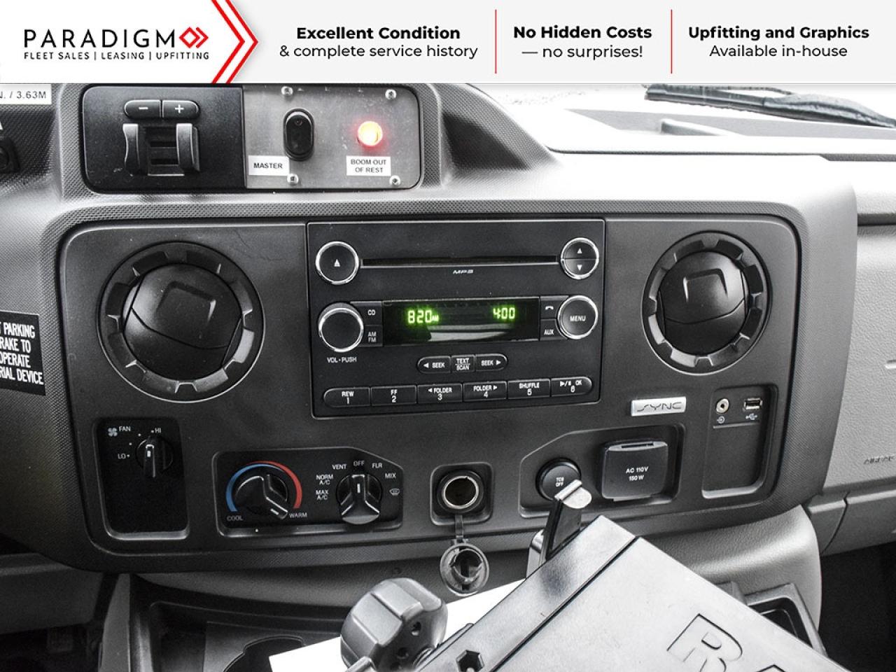 2015 Ford E-450 BUCKET TRUCK Photo