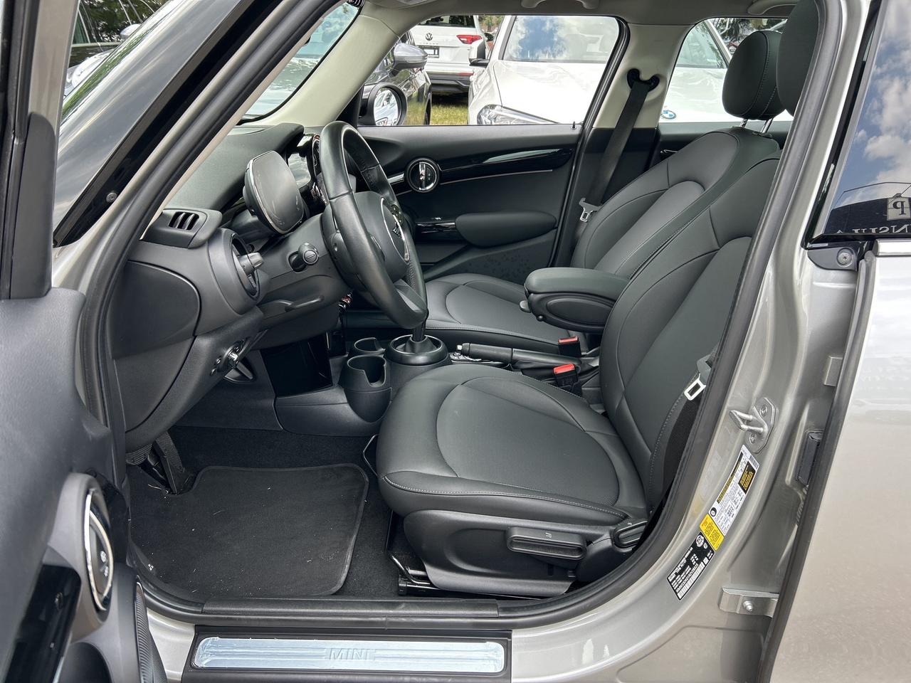 2024 MINI 5 Door PREMIER LINE 2.0, NAVI, CARPLAY, PANO ROOF, Photo