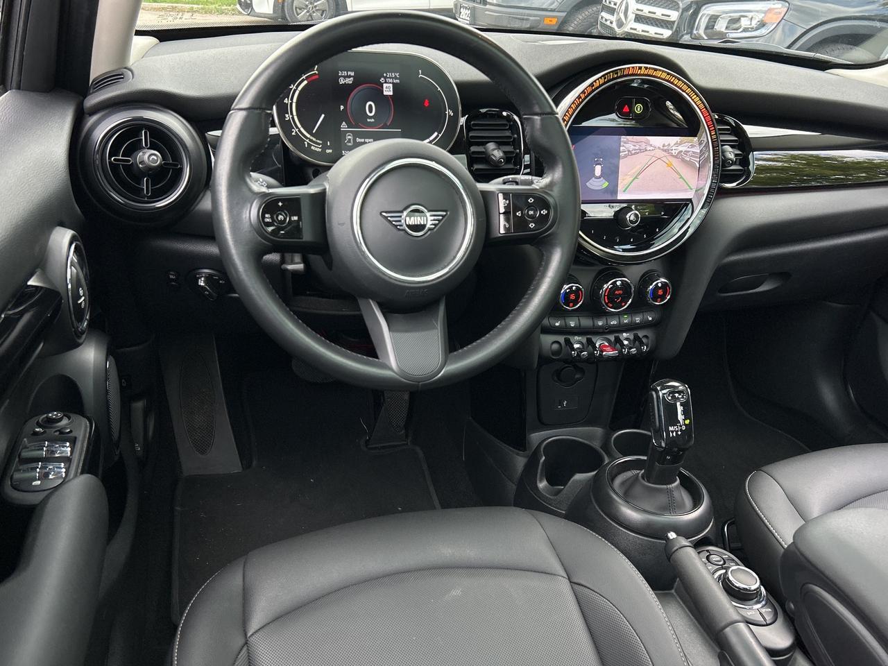 2024 MINI 5 Door PREMIER LINE 2.0, NAVI, CARPLAY, PANO ROOF, Photo