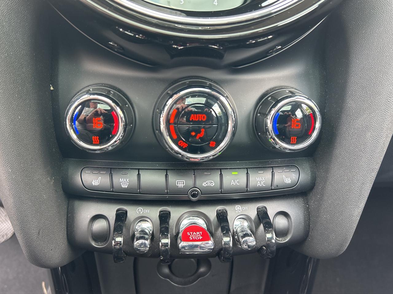 2024 MINI 5 Door PREMIER LINE 2.0, NAVI, CARPLAY, PANO ROOF, Photo