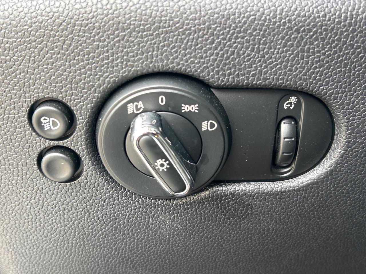 2024 MINI 5 Door PREMIER LINE 2.0, NAVI, CARPLAY, PANO ROOF, Photo