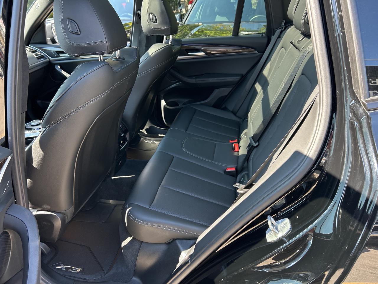 2024 BMW X3 AMBIENT LIGHT,PANOROOF, CARPLAY,NAVI,NEW TIRES Photo