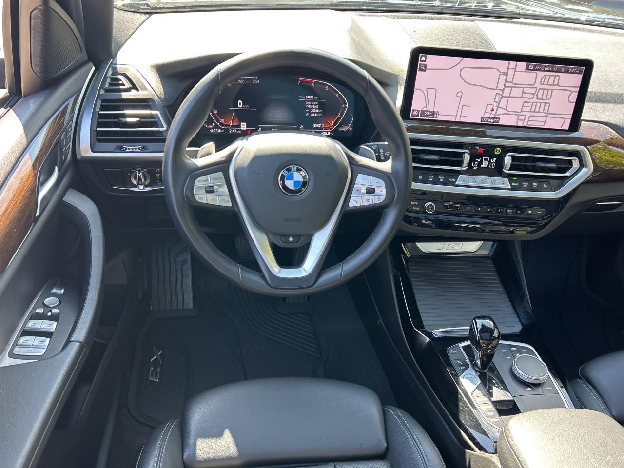 2024 BMW X3 AMBIENT LIGHT,PANOROOF, CARPLAY,NAVI,NEW TIRES Photo