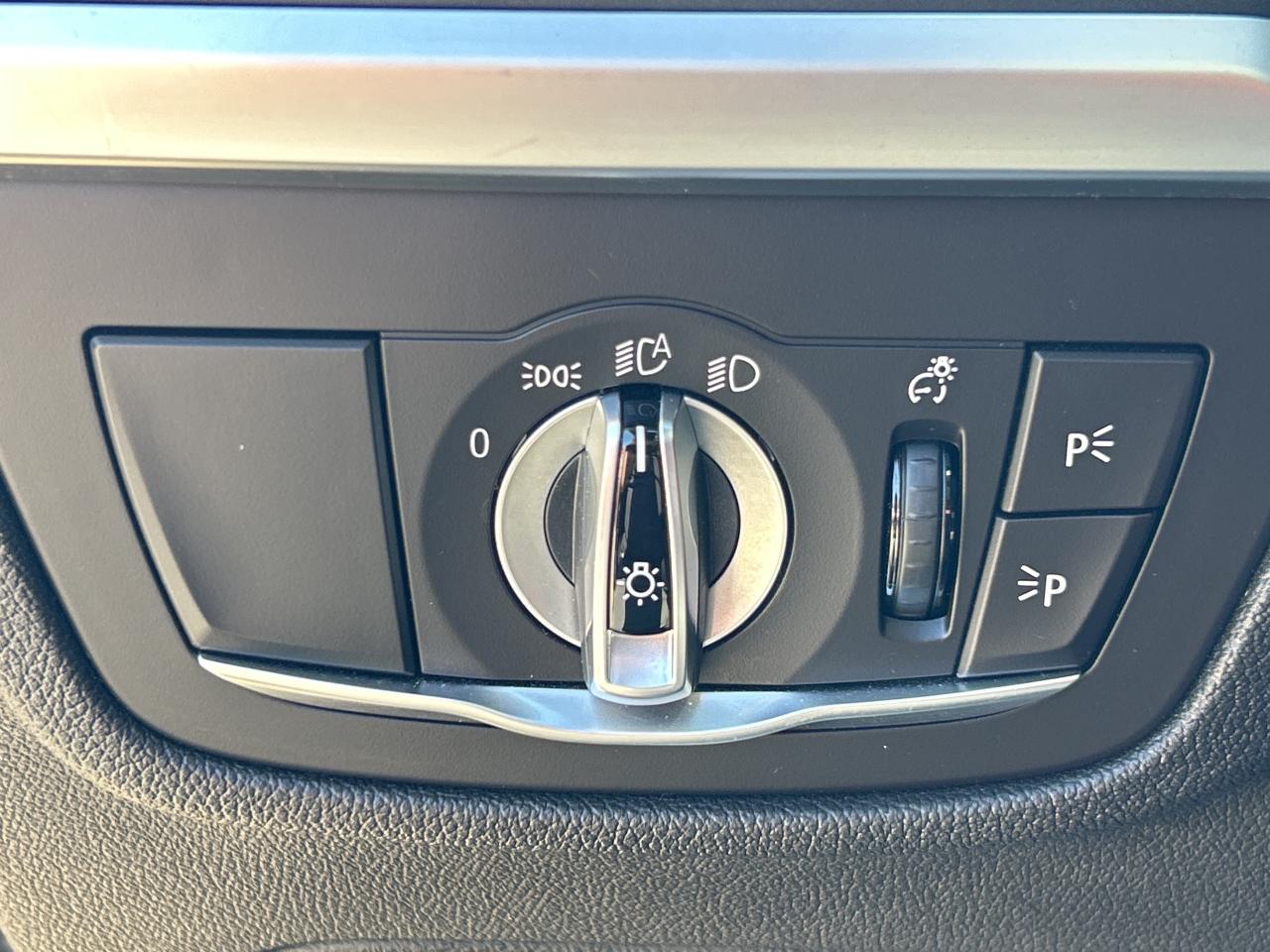 2024 BMW X3 AMBIENT LIGHT,PANOROOF, CARPLAY,NAVI,NEW TIRES Photo