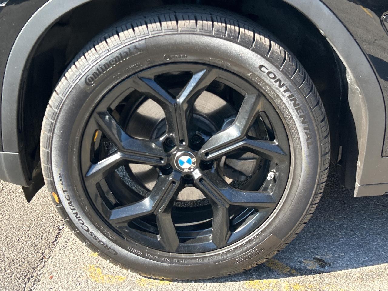 2024 BMW X3 AMBIENT LIGHT,PANOROOF, CARPLAY,NAVI,NEW TIRES Photo