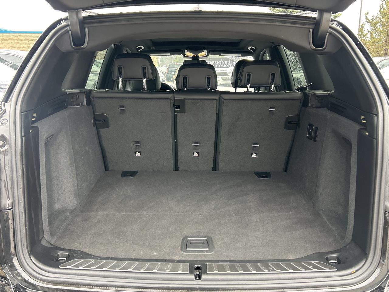 2024 BMW X3 AMBIENT LIGHT,PANOROOF, CARPLAY,NAVI,NEW TIRES Photo