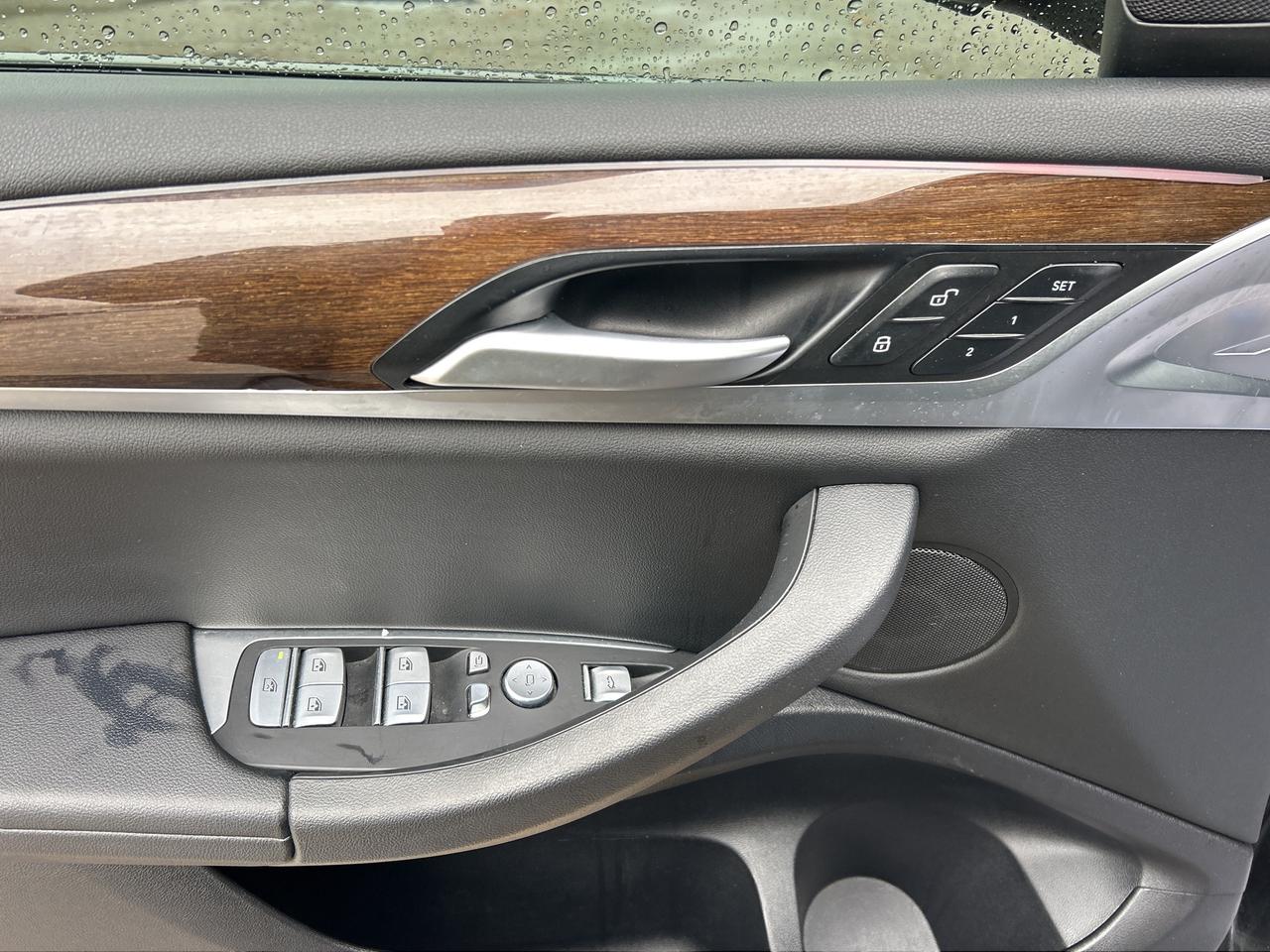 2024 BMW X3 AMBIENT LIGHT,PANOROOF, CARPLAY,NAVI,NEW TIRES Photo