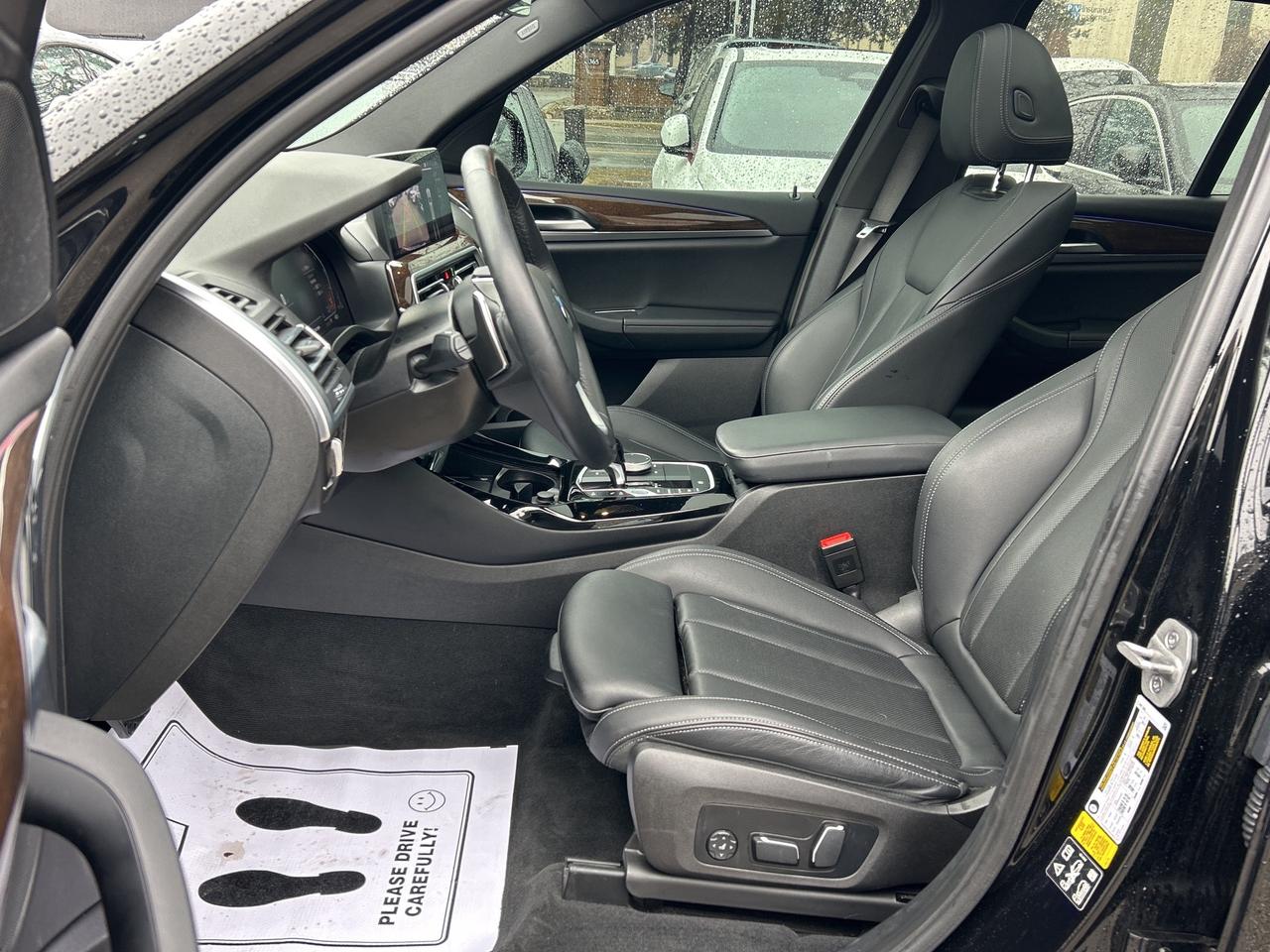 2024 BMW X3 AMBIENT LIGHT,PANOROOF, CARPLAY,NAVI,NEW TIRES Photo