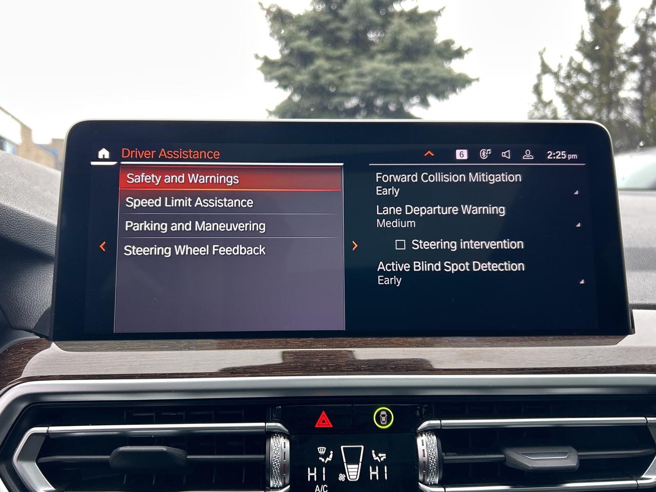 2024 BMW X3 AMBIENT LIGHT,PANOROOF, CARPLAY,NAVI,NEW TIRES Photo