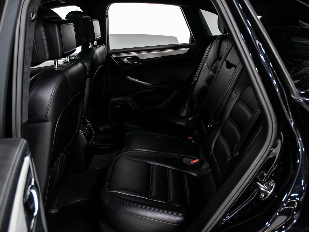 2016 Porsche Macan AWD TURBO BLIND SPOTS NAVI BOSE SOUND SYSTEM Photo