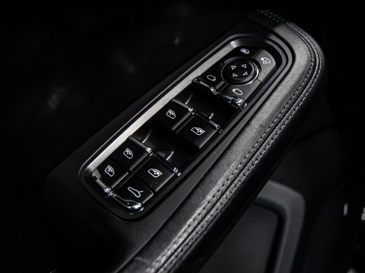 2016 Porsche Macan AWD TURBO BLIND SPOTS NAVI BOSE SOUND SYSTEM Photo