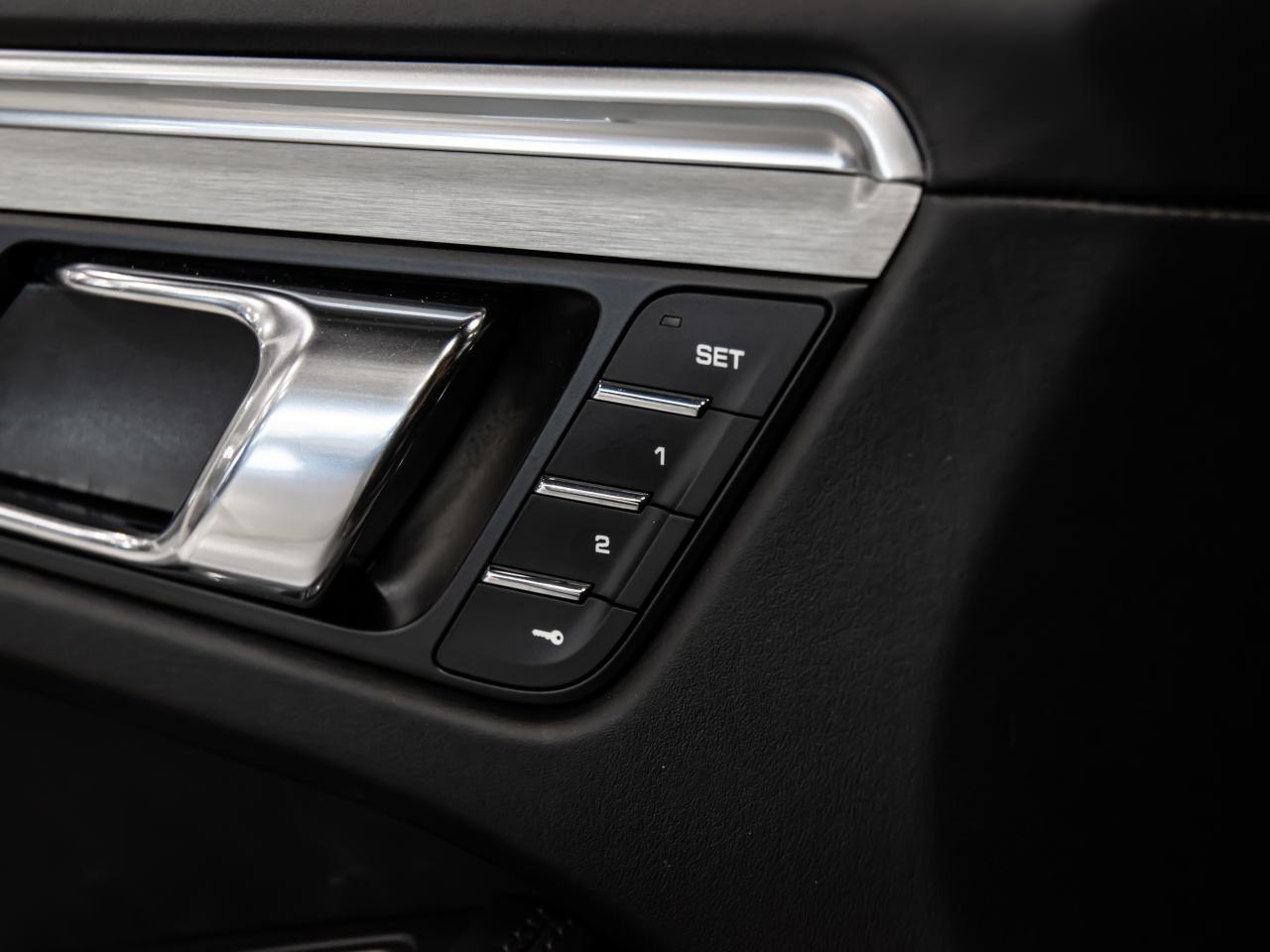 2016 Porsche Macan AWD TURBO BLIND SPOTS NAVI BOSE SOUND SYSTEM Photo