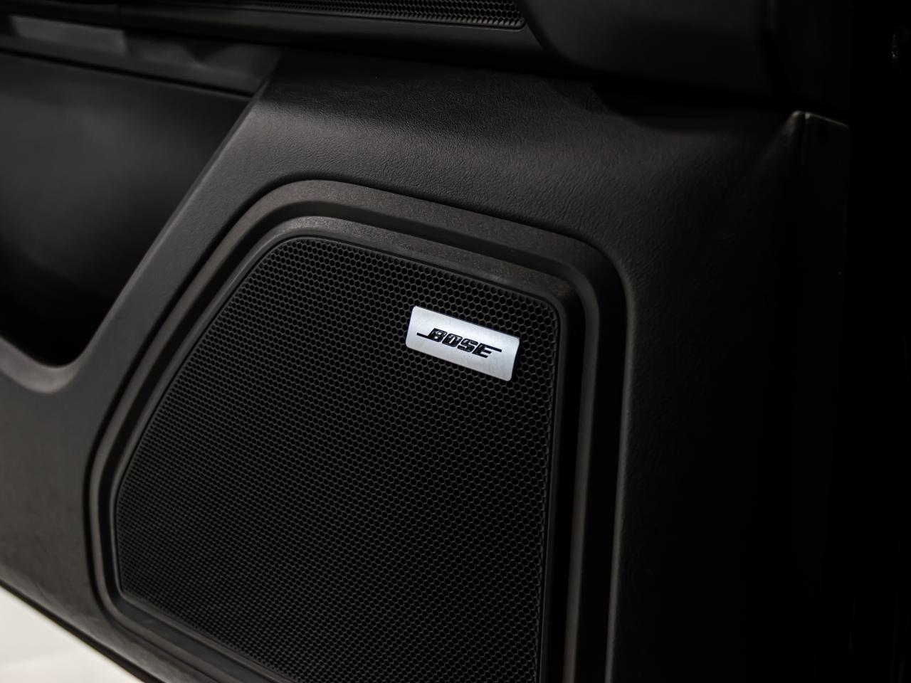 2016 Porsche Macan AWD TURBO BLIND SPOTS NAVI BOSE SOUND SYSTEM Photo