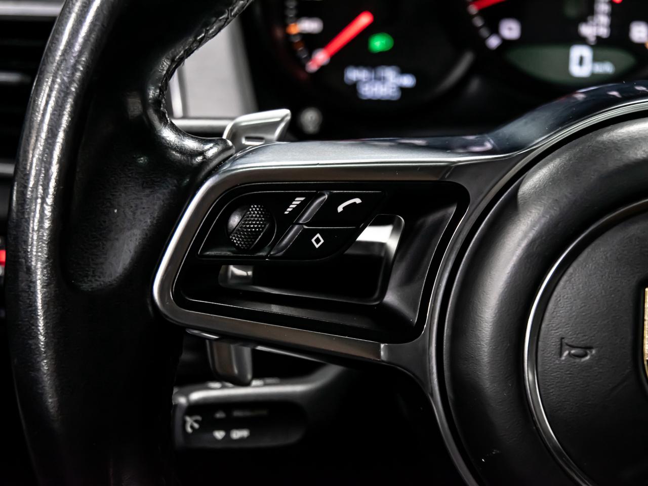 2016 Porsche Macan AWD TURBO BLIND SPOTS NAVI BOSE SOUND SYSTEM Photo