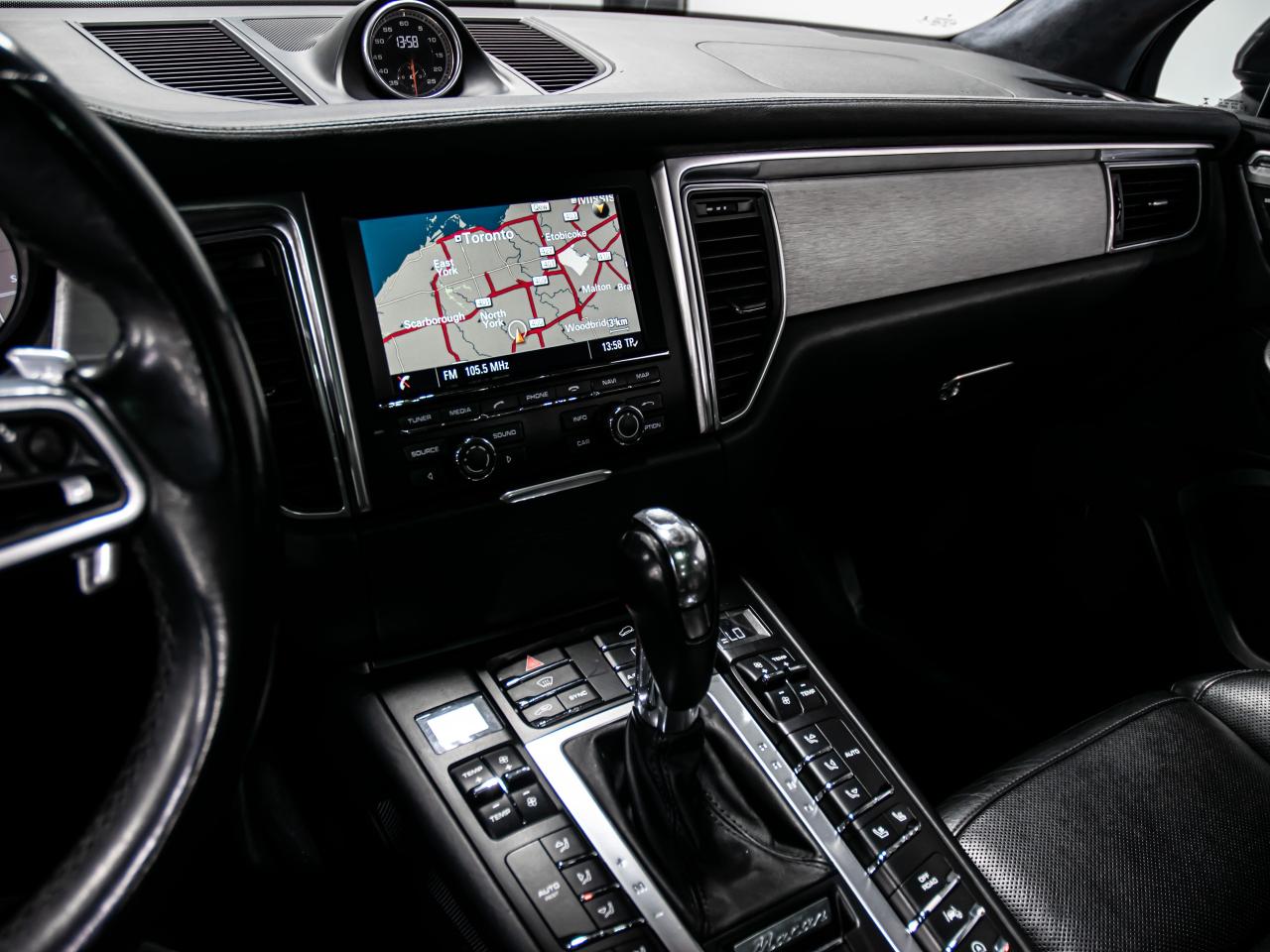 2016 Porsche Macan AWD TURBO BLIND SPOTS NAVI BOSE SOUND SYSTEM Photo