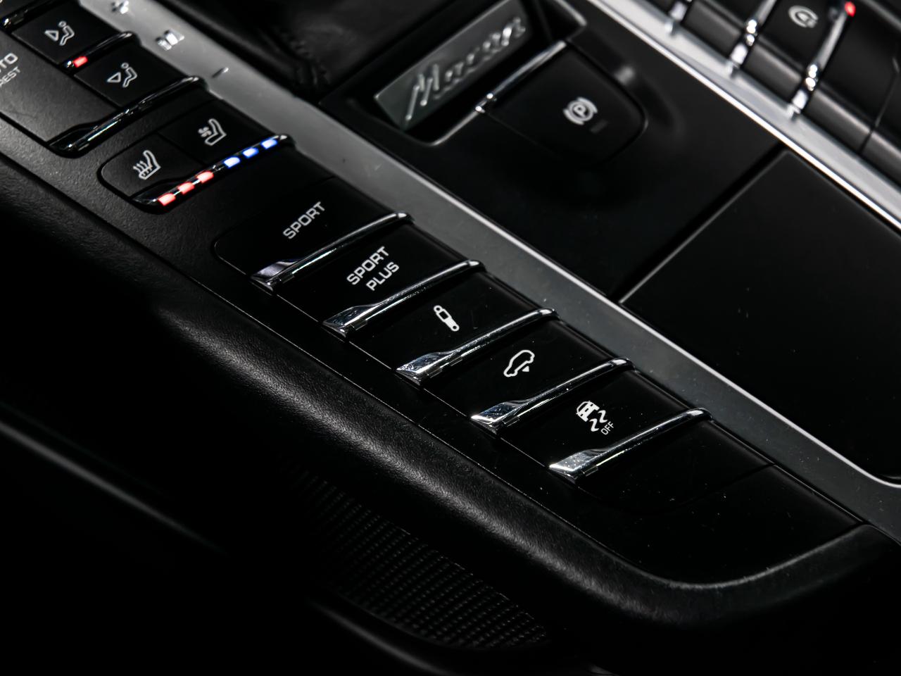 2016 Porsche Macan AWD TURBO BLIND SPOTS NAVI BOSE SOUND SYSTEM Photo