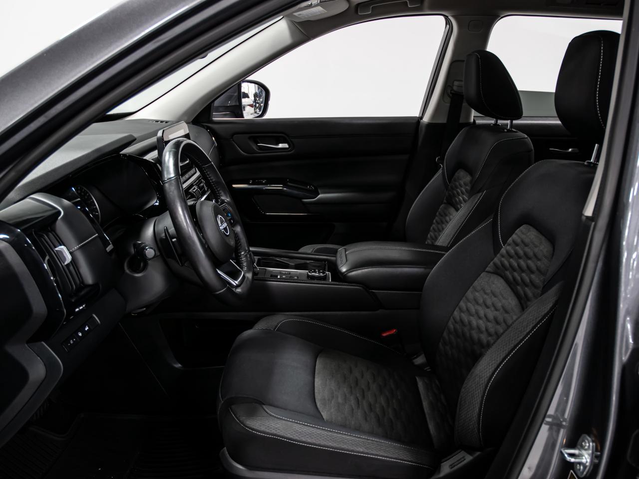 2022 Nissan Pathfinder SV 4WD BLIND SPOTS REAR 8 PASSENGER  VIEW CAMERA Photo