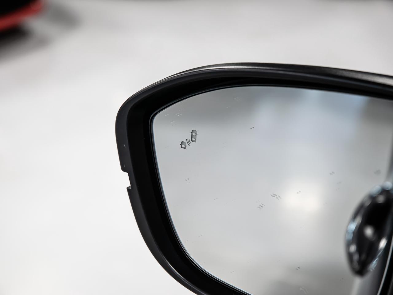 2022 Nissan Pathfinder SV 4WD BLIND SPOTS REAR 8 PASSENGER  VIEW CAMERA Photo