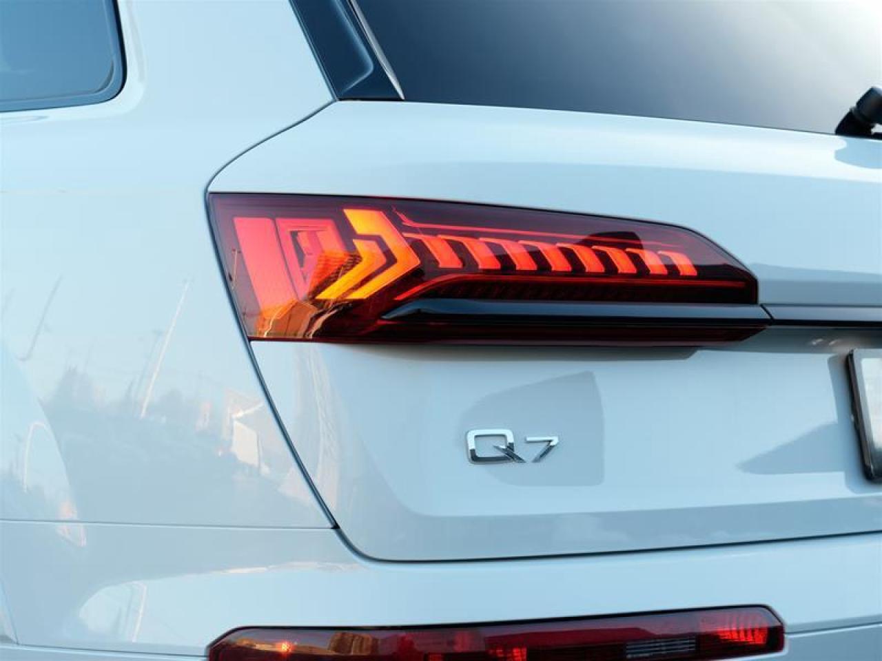 2022 Audi Q7 45 2.0T Komfort quattro 8sp Tiptronic Photo