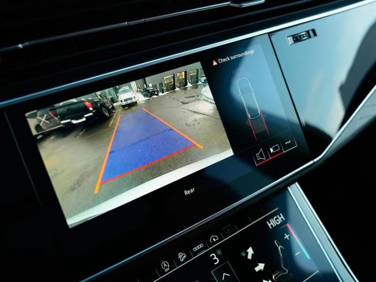 2022 Audi Q7 45 2.0T Komfort quattro 8sp Tiptronic Photo