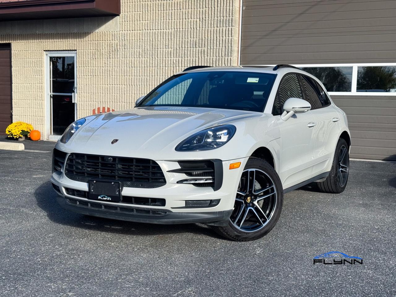2020 Porsche Macan S CHALK, One Owner, Porsche Ext Warranty! Photo