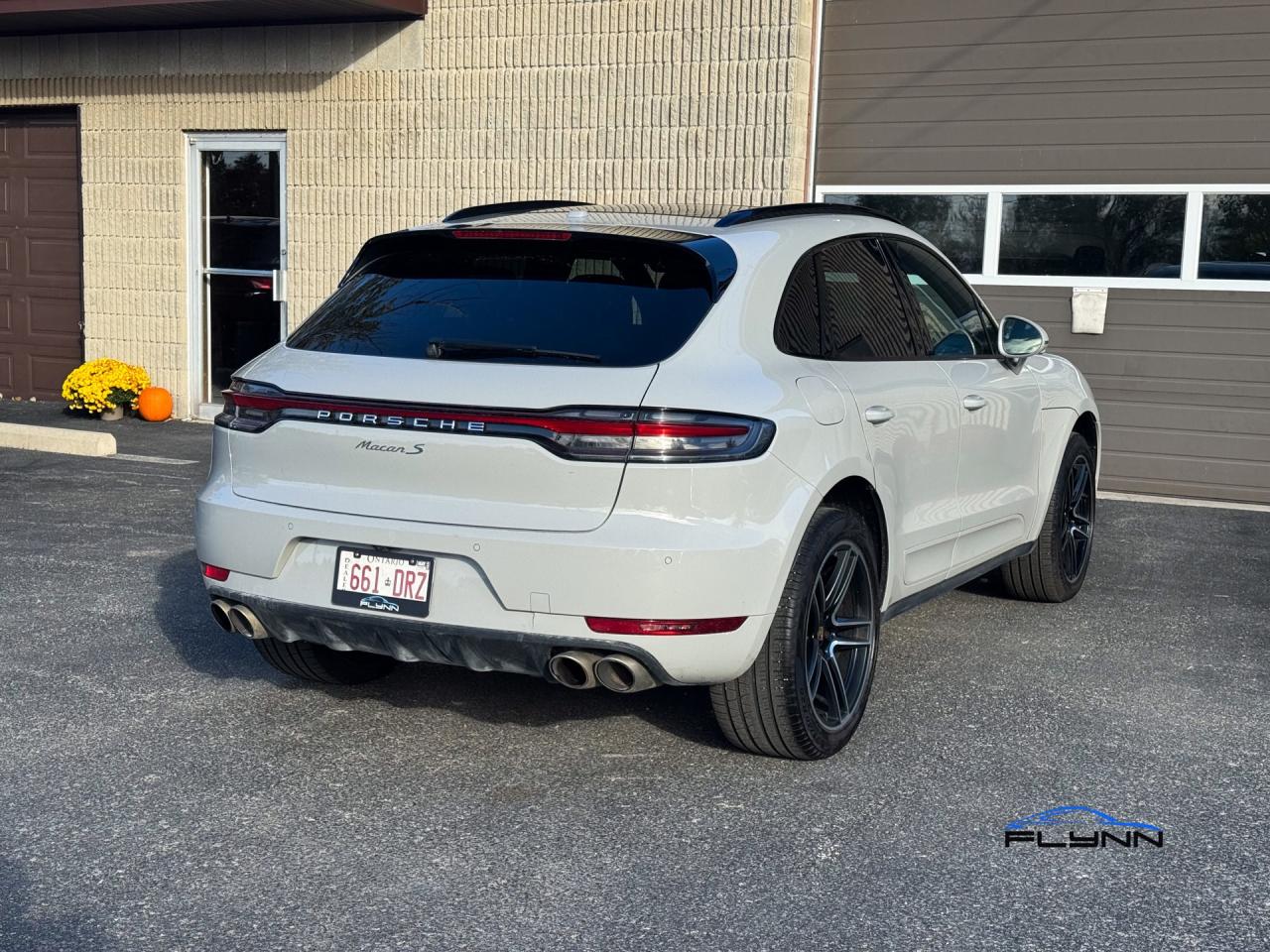 2020 Porsche Macan S CHALK, One Owner, Porsche Ext Warranty! Photo
