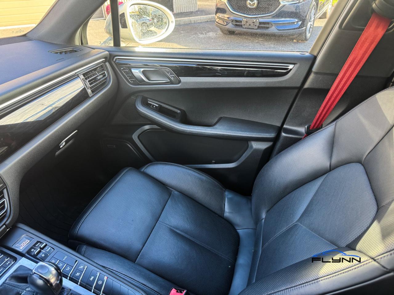 2020 Porsche Macan S CHALK, One Owner, Porsche Ext Warranty! Photo