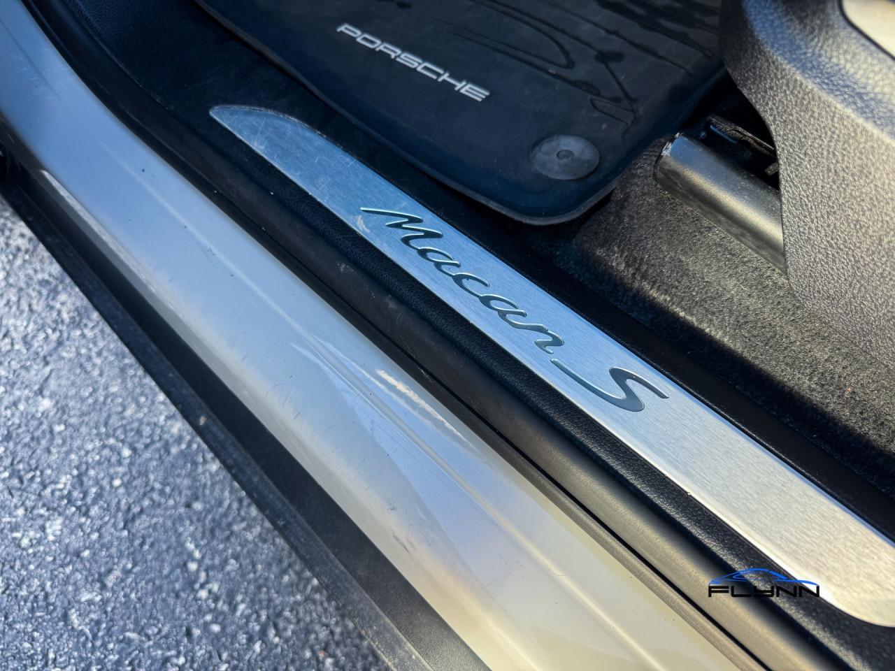 2020 Porsche Macan S CHALK, One Owner, Porsche Ext Warranty! Photo