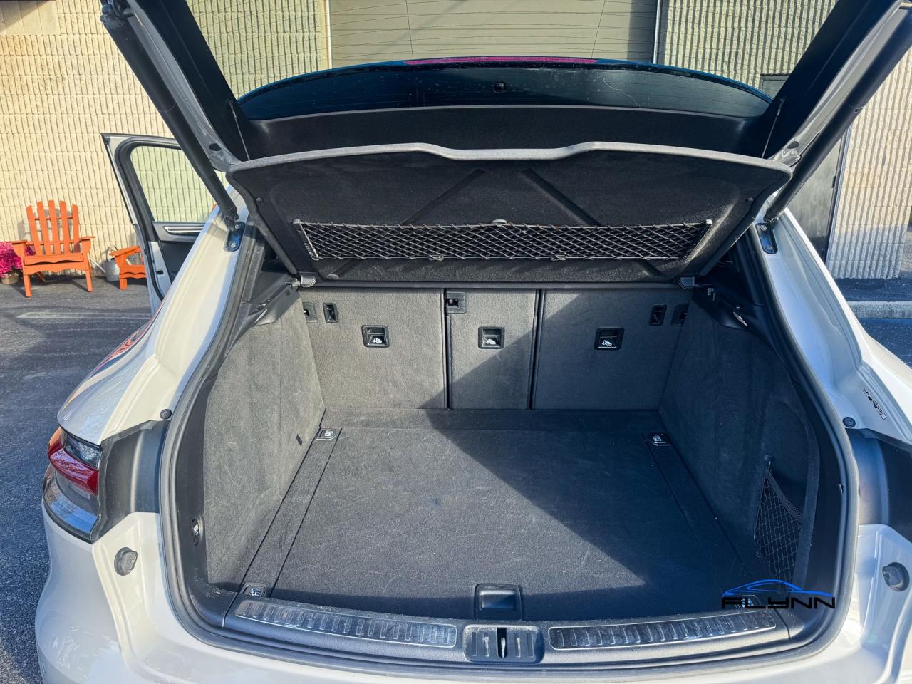 2020 Porsche Macan S CHALK, One Owner, Porsche Ext Warranty! Photo