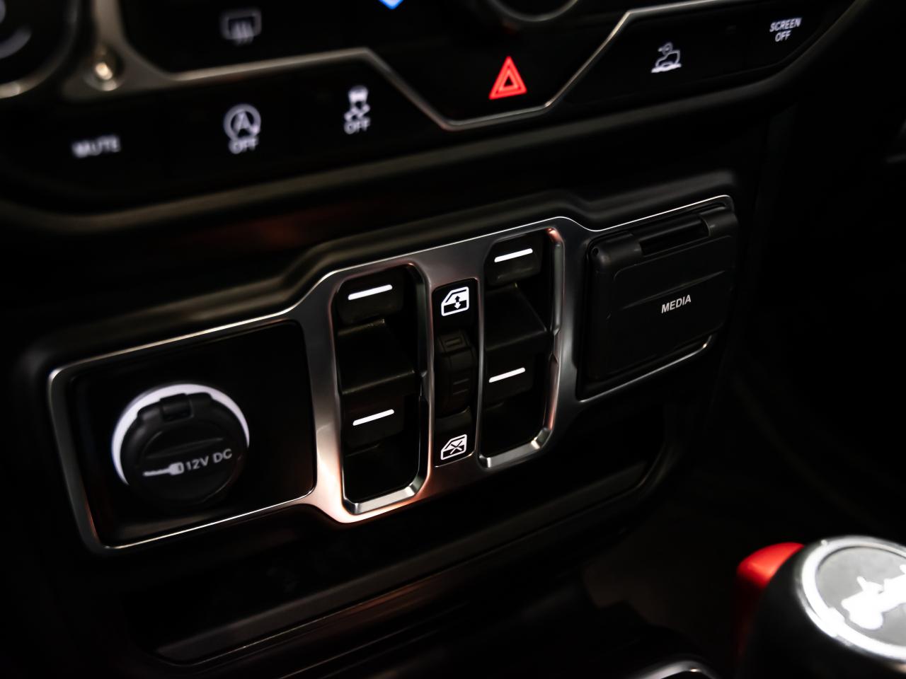 2021 Jeep Wrangler UNLIMITED ALTITUDE 4x4 NAVIGATION REAR VIEW CAMERA Photo