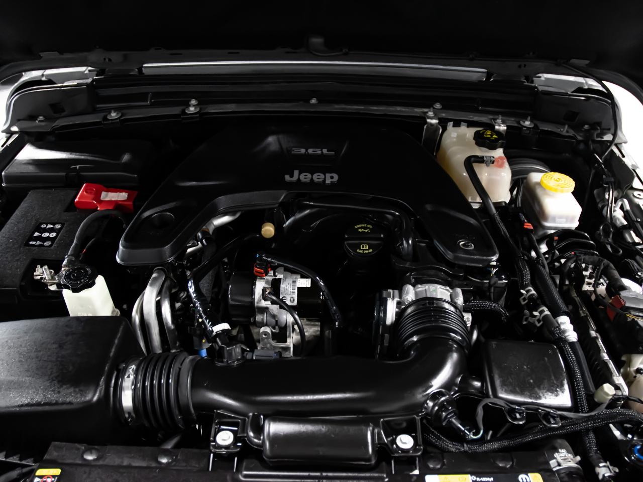 2021 Jeep Wrangler UNLIMITED ALTITUDE 4x4 NAVIGATION REAR VIEW CAMERA Photo